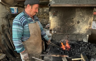 40 YILDIR DEMİR DÖVÜYOR