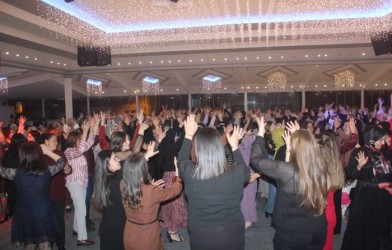 HEM,GECE DÜZENLEDİ