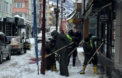 KARLA MÜCADELE SÜRÜYOR