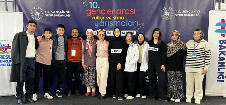 BAŞARIYA DOYMUYORLAR